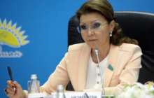 Сенат төрайымы қаза тапқан полицейдің отбасына көңіл айтты