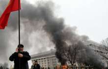 Сәуір төңкерісін еске алу шарасында Атамбаев Жээнбеков билігін сынады