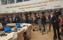 ОСК сайлаудың қорытындысын жариялап жатыр