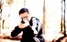 пошта қызметкері инкассаторларды атып тастады