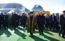 Назарбаев Наурыз мейрамына алтын түстес шапан мен бөрік киіп келді – фото