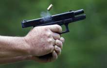 28 панфиловшы саябағында ер адам оқ атты