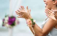 ​Қалыңдық тойында елдің назарын өзіне аударып алған әпкесін қуып жіберген