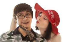 Сүйіктіңіздің көзіңізге шөп салмайтынын қалай аңғаруға болады?