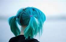 Шашын бояп келген оқушы қыз мектептен қуылды