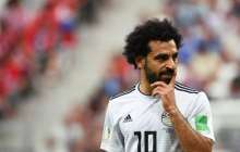 Жанкүйерлер танымал футболшыны мешітке жібермей қойды