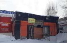 Оралда автобус дүкенді қиратып кетті