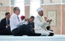 Тоқаев мешітке барып, дұға жасады