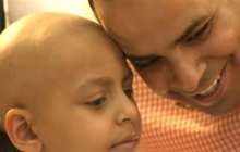 ФОТО: Шаштараз химиотерапиядан өткен балаларға тегін парик сыйлап жүр