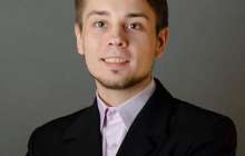 Қамаудан босап шыққан Навальныйдың серігін полиция қайта ұстады