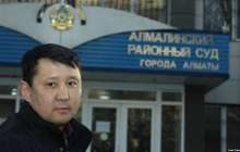 Сот белсенді Асхат Берсәлімовке айыппұл салды