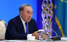 Назарбаев Президенттік өкілеттігін тоқтататынын мәлімдеді