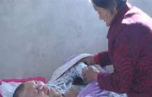 ФОТО: Анасы 12 жыл комада жатқан ұлының оянғанын көрді