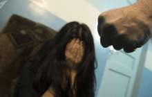 "Білімді емеспін". 9 жыл бойы күйеуінен қорлық көрген әйелдің жанайқайы