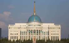 Нұр-Сұлтанда көп балалы аналар әлеуметтік жәрдем талап етіп Ақордаға барды