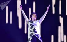 Димаш Игорь Крутойдың туған күнінде ата-анасымен түскен суретін көрсетті