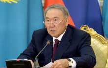 Назарбаев өрт салдарынан қаза болған балалардың отбасына көңіл айтты