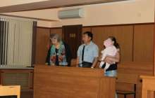 Белсенді аналарды тергеу соты балаларына байланысты шегерілді