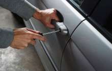 Елордалық полицейлер көліктегі заттарды тонаумен айналысқан үш адамды ұстады