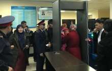 Шымкентте көп балалы аналар қала әкімімен кездесуді талап етіп жатыр