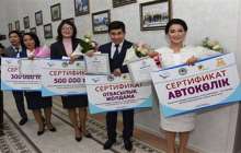 Алматының үздік мұғаліміне автокөлік берді