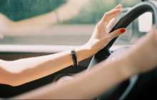 "Праваңды әкел!". Түркіменстан полициясы әйелдердің жүргізуші куәліктерін тәркілеуде