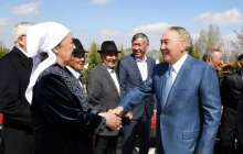 Нұрсұлтан Назарбаев өзінің сыныптастарымен кездесті