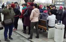 Әлеуметтік жағдайды қозғаған аналар тағы да Ақтөбе әкімдігіне барды