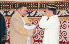 Азан шақырып ат қою. Мұсылманша есімдер