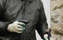 Алматыда әжейді үйінде соққыға жығып, тонаған ер адамға үкім шықты