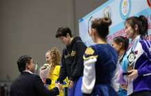 Бокстан Вольнова турнирі: сегіз алтын қоржында