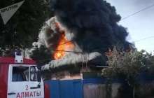 Алматыда қойма өртеніп жатыр - видео