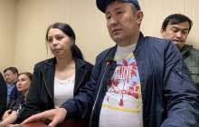 Нұр-Сұлтанда балконнан «Бойкот» деп айқайлаған белсенді екі тәулікке қамалды