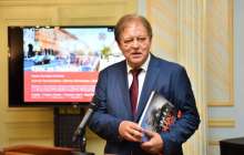 Ресейдің мәдениет орталығы директоры Абайдың өлеңін оқыды