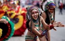 Кариб теңізінің сұлулары: Париж карнавалың айшықты сәттері