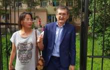 Құқық қорғаушы Ерлан Қалиев Алматы қалалық полиция департаментін сотқа берді