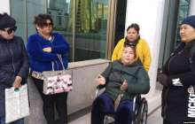 Шымкент әкімінің "уәдесіне тойған" аналар Нұр-Сұлтандағы сенатқа келді