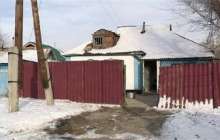 Қайырымды жандар қол-аяғы жоқ мүгедекке үй алып берді