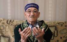 Батагөйлер арасында чемпион атанған ақсақал бата берудегі басты кемшілікті атады