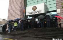 Арменияда Пашинянның жақтастары бірнеше сот ғимаратының алдын жапты