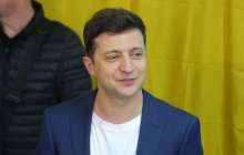 Зеленский жиналыс кезінде біртүрлі қылық жасап отырды – видео