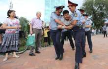 Алматыда полиция жүзге жуық адамды ұстады