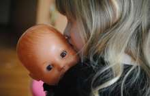 Екі жасар қыз анасын абайсызда қылқындырып өлтірді