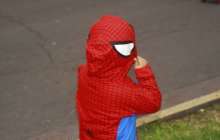 Өрмекші адам болып ойнап жүрген бала сегізінші қабаттан секіріп кетті