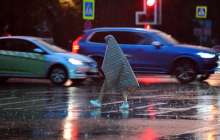 Ақтау жаңалықтары: ер адам әйелдердің қысқа көйлегін киіп көшеге шықты