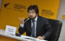 Бекболат Тілеухан халықты тізерлеткісі келген Божконың сөзіне пікір білдірді