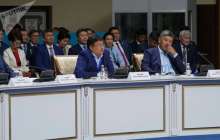 Айдос Сарым қандай заңдарды қайта жазып шығу керек екенін айтты