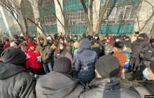 Алматыда белсенділер құрбандарды еске алуға жиналды. Арнайы жасақ оларды қоршап алды