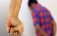 Нұр-Сұлтанда 7 жасар баланы анасының көңілдесі соққыға жықты