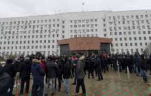 Атырау мен Ақтауда шетелдік нөмірі бар көлік иелері наразылық танытты